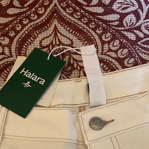 HALARA Cream Pants denim - flex denim painters pants
New with tags- size XL